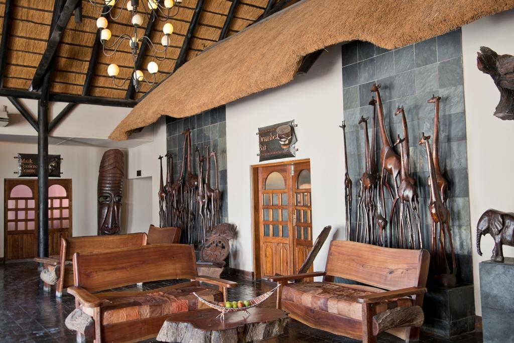 Oshakati Country Hotel Exterior photo