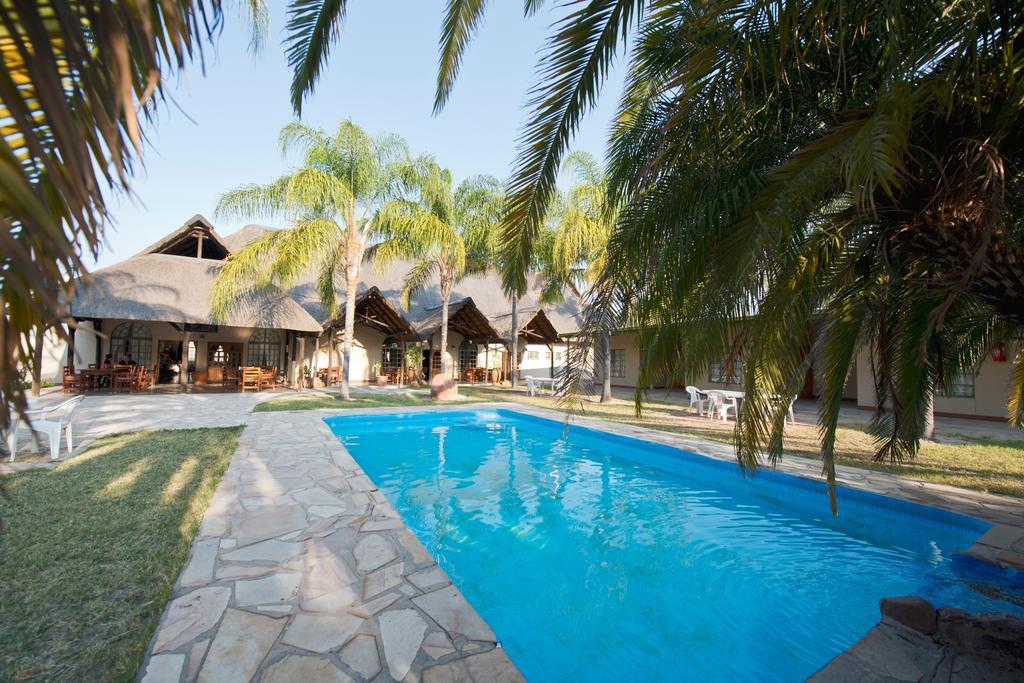 Oshakati Country Hotel Exterior photo
