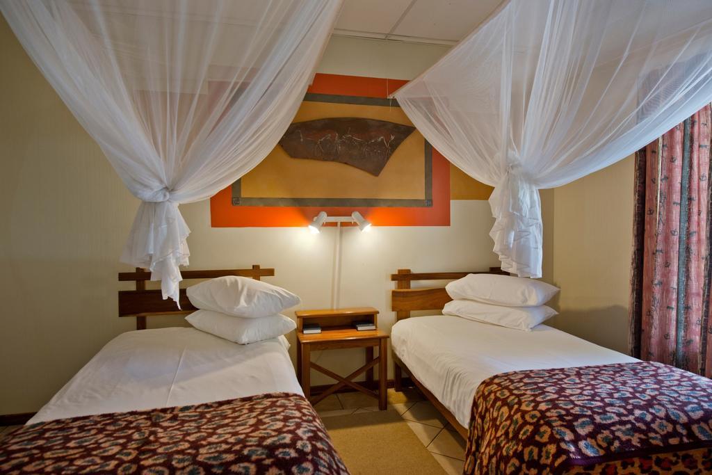 Oshakati Country Hotel Room photo